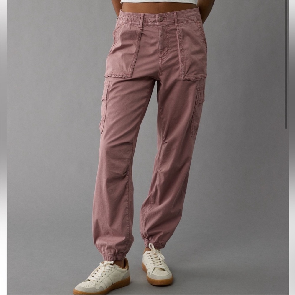 American Eagle NWOT Pink Cargo Jogger Pants